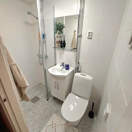 Peaceful Studio, Great Location, Free Parking Apartment