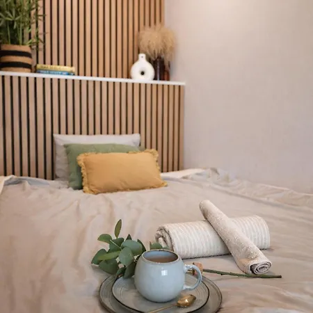Bright Nordic For 4, Free Parking, Wifi, Smart Tv ポリ