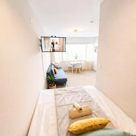Bright Nordic For 4, Free Parking, Wifi, Smart Tv アパート ポリ