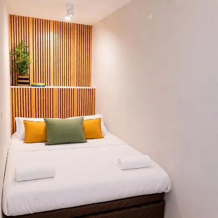 Bright Nordic For 4, Free Parking, Wifi, Smart Tv * ポリ